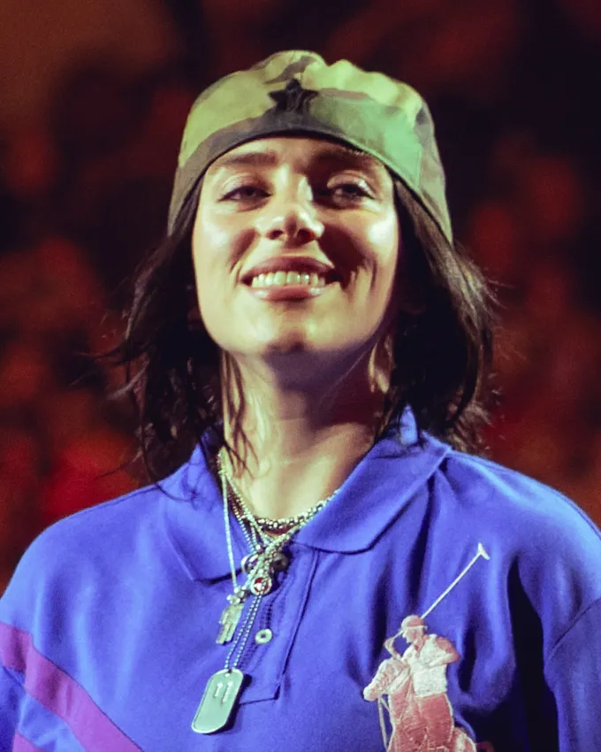 Billie Eilish Mirror Photo Strap: The Viral Leg Holster Explained