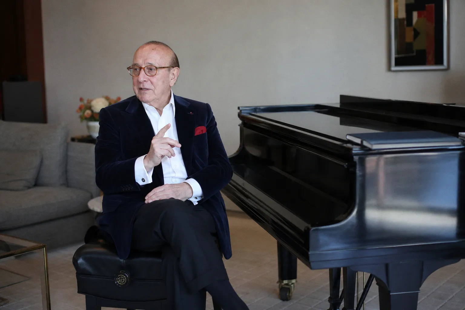Clive Davis, music industry starmaker, has died at 94