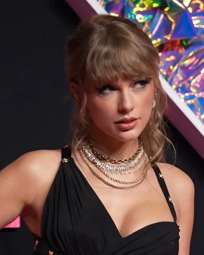 How Much Is Taylor Swift Worth? Net Worth & Assets